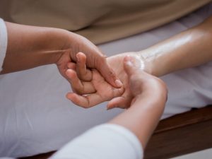 massage cream vs oil