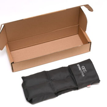 Sissel Spinefitter Linum Hot/Cold Pillow shown with its packaging, ideal for heat or cold therapy at home.